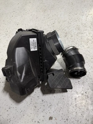 Filtro de aire BMW 2020 caja de aire filtro de aire M5 M8 lado izquierdo del conductor OEM AE785692205 Foto 1 de 3