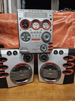 Philips FWM589 /22, Radio, MP3, Game Aux, CD, Subwoofer Stereo + Speakers Work's - Image 1 of 4
