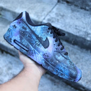 Sneaker Air Max 90 Galaxy Verse personalizzate - Foto 1 di 12