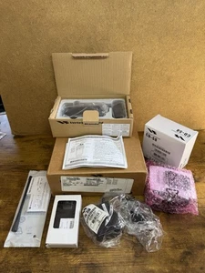 NUEVO Kit de radio Vertex Standard VX-261-G7-5 16 canales UHF 450MHz-512MHZ 5W 2 vías - Imagen 1 de 10