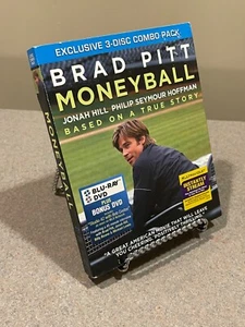Moneyball (Blu-ray + DVD 3 Disc Combo Pack) w/Slipcover Brad Pitt - Foto 1 di 16