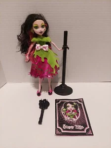Muñeca Monster High Draculaura Mordida de Nieve Scarly Ever After con Soporte - Imagen 1 de 9