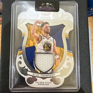 2023-24 Crown Royale Coat of Arms #15 Klay Thompson GAME-USED JERSEY RELIC