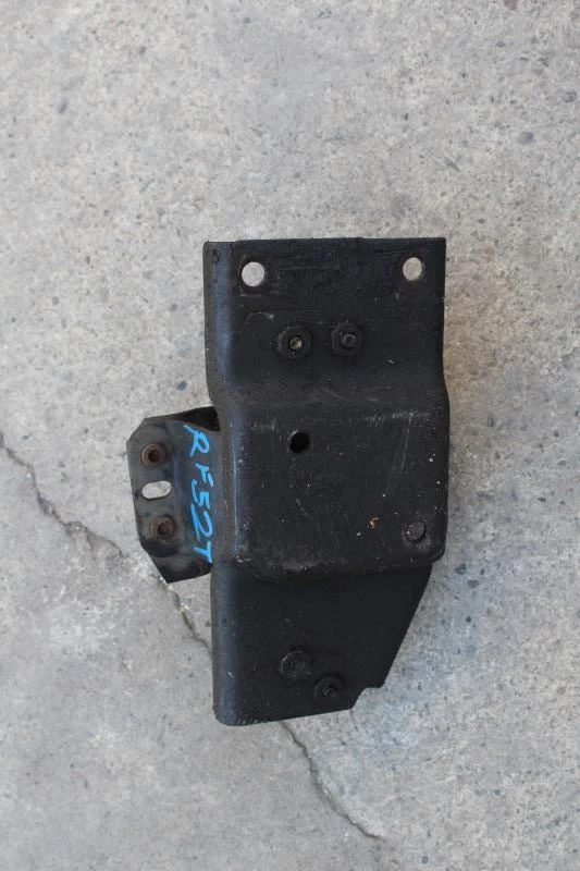 2001 2002 2003 2004 FORD MUSTANG RIGHT FRONT MOTOR ENGINE MOUNT 3.8L 6 CYL - Image 1 of 4