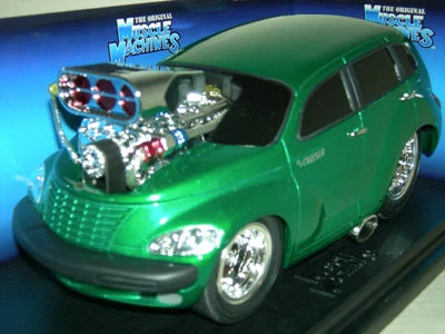 2000 P T CRUISER  GREEN  MUSCLE MACHINE 1:18 - Image 1 of 3
