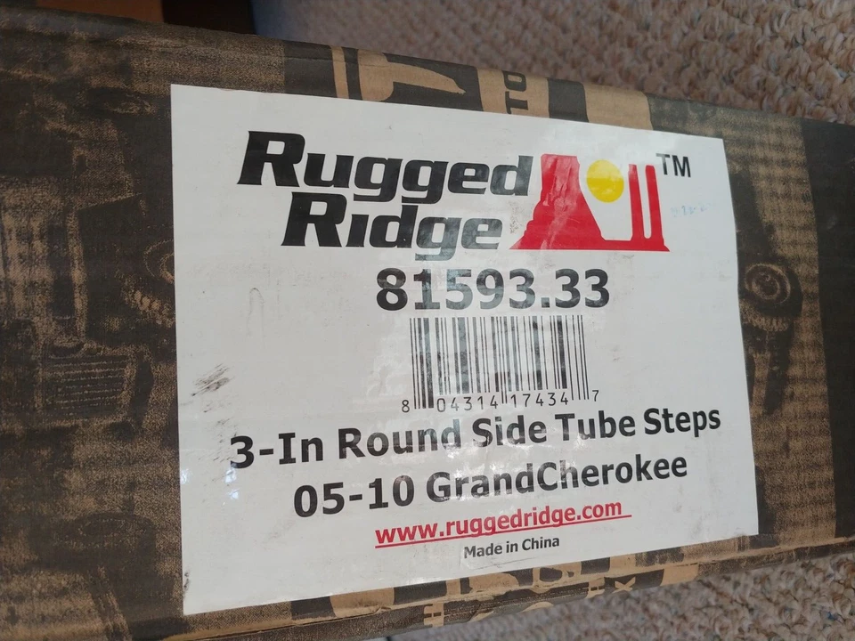 Rugged Ridge 81593.33 侧管踏板 适合 05-10 大切诺基 — 第 1/4 张图片