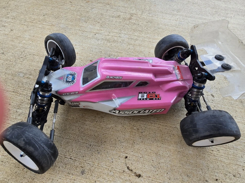 Carros de controle remoto B6.1 Team Associated Buggies - Imagem 1 de 4