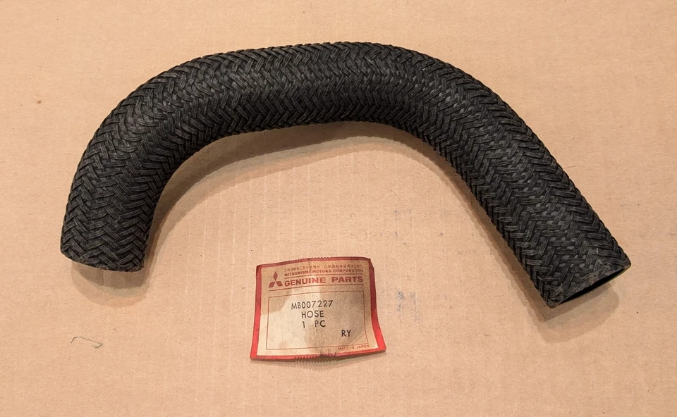 Manguera de radiador inferior Mopar/Mitsubishi NOS 1975 Dodge Colt con 1600cc "K" Eng. Foto 1 de 1