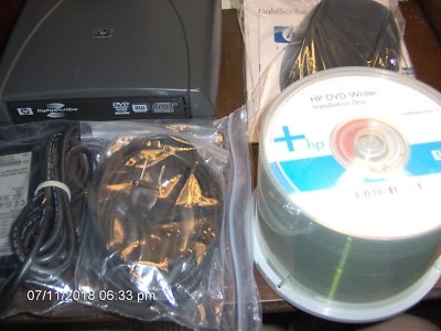 HP DVD840XH09 Super Multi DVD writer External drive +12 LightScribe CDs DVD840 - Image 1 of 4