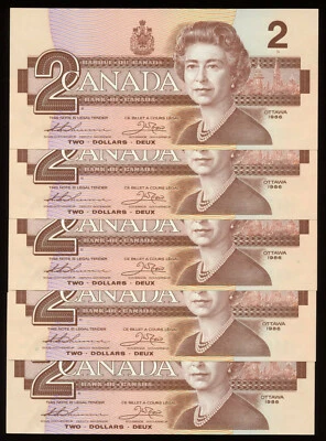 Lot of 5 Consecutive 1986 Bank of Canada $2 Transitional Notes (AUM Prefix) Gems - Image 1 of 2