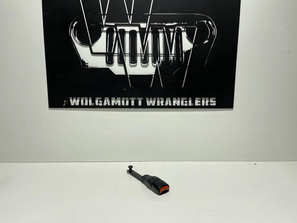 Jeep Wrangler TJ 2003-2006 Passenger Front Female Seat Belt Buckle w/ BOLT CC 4B - Image 1 of 4