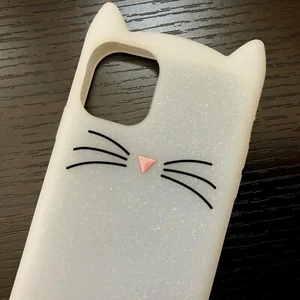 iPhone 11/11 Pro Max - Funda de goma de silicona suave blanco brillo orejas de gato bigote - Imagen 1 de 4