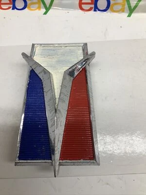 Emblema de tapa de maletero Plymouth Belvedere 1961 Foto 1 de 4