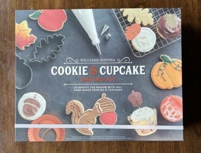 WILLIAMS SONOMA COOKIE AND CUPCAKE BAKING KIT FOR FALL/THANKSGIVING NEW Foto 1 de 4