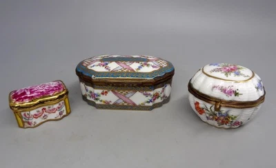 3 cajas de parches/tabaco de porcelana pintadas a mano de alta calidad del siglo XIX, KPM, Sevres Foto 1 de 4