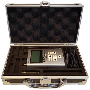 RF Explorer 3G Combo Spectrum Analyzer with Advanced Aluminium Carrying Case - Picture 1 of 10