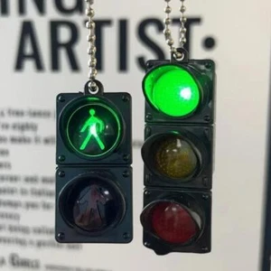 2 PIEZAS LED Llavero Semáforo con Luz Peatonal, Divertido Llavero Decorativo - Imagen 1 de 15