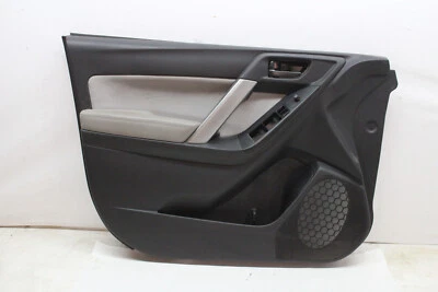Subaru Forester 2016 panel de puerta de cuero de tela delantero izquierdo negro y gris OEM Foto 1 de 4
