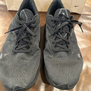 Nike Men's Zoom Winflo 7 Black/Black Running Shoes (CJ0291-001) sz 14 used  - Picture 1 of 8