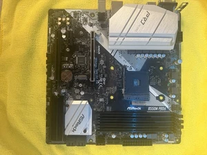ASRock B550M Pro4 Desktop Motherboard, AMD B550 Chipset, Socket AM4 Micros - Afbeelding 1 van 2