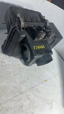 1999-2003 Mitsubishi GALANT AIR INTAKE CLEANER BOX ASSEMBLY Foto 1 de 4