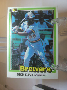 1981 Donruss Baseball Card  #528 - Dick Davis - Milwaukee Brewers    (98507)