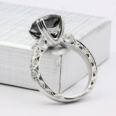 Anillo de compromiso solitario de diamantes negros de corte redondo de 2 quilates en acabado de oro blanco de 14 quilates Foto 1 de 4