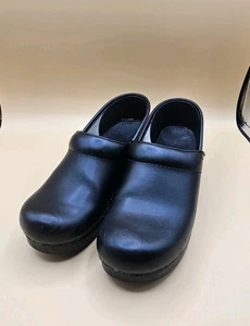 Dansko Professional schwarze Lackleder Clogs Damen EU 38 US 7,5-8 Krankenschwesterschuhe - Bild 1 von 12