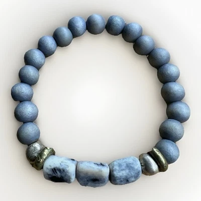 "Pulsera TWINE & TWIG 8"" Gris Cuentas Latón Elástico Piedra Madera Anthropologie Boho" Foto 1 de 4