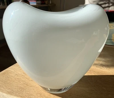 Untypische Arbeit!  Murano Glas Design der frühen 90er Überfang Glas Vase Weiß - Bild 1 von 4