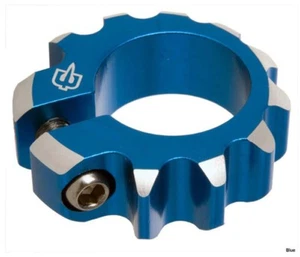 Brave Pogo Einzelbolzen Sitzklemme - 25,4 mm - Farbe wählen: Punkblau/Gold/Rot - Bild 1 von 6