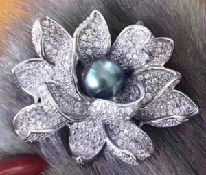 Natural 9-10mm Black Pearl Crystal Peacock Flower 18KGP For Women - Picture 1 of 2