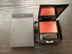 Blush nuovo con scatola SUQQU colore puro nel 07 Tsuyasatsuki Japan trucco 100% autentico - Foto 1 di 2