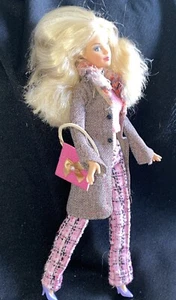 Mattel Fashion, Fever Barbie Puppe langer brauner Mantel mit Kunstfellkragen H0645 - Bild 1 von 8