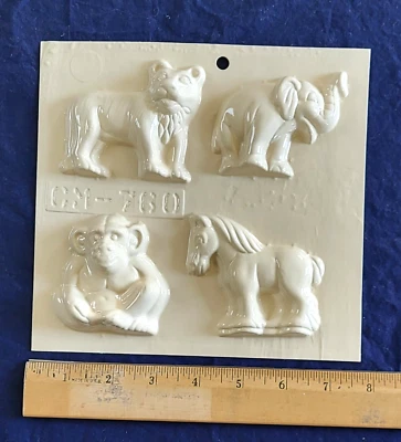 Molde de plástico vintage para animales salvajes león elefante mono caballo artesanía crear pasatiempo Foto 1 de 3