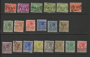 Pays-Bas 1924/27 20 timbres oblitérés /T2592 - Picture 1 of 1