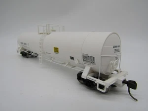 Atlas HO ACF 23,500 Gallon Tank Car - DOWX (Dow Chemical) 40033 - Picture 1 of 2