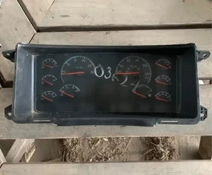 2004 Volvo VNL Instrument Cluster P/N: 20524883-P01 - Picture 1 of 3