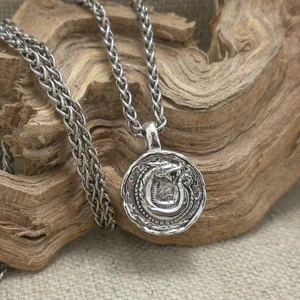 Ciondolo PETRICHOR argento sterling Petite Dragon Spirit Keith Jack incatenato in scatola - Foto 1 di 10
