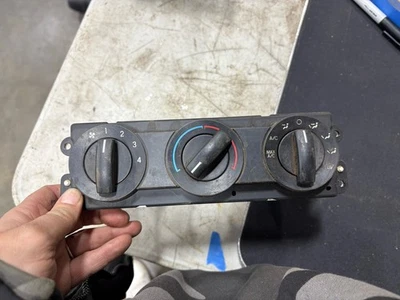 Interruptor de control de calefacción aire acondicionado Ford F250 Super Duty 1999-2007 OEM Foto 1 de 3