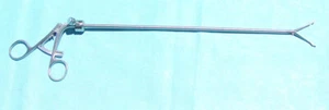 Pinza per tubi di Falloppio 5 mm pinza per laparoscopia V Mueller LA1354F, NUOVA - Foto 1 di 2