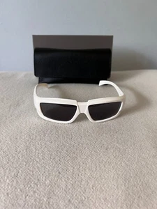 Rick Owens Rick Sonnenbrille - cremefarbene Bügel - schwarze Gläser - NEU - hergestellt in Japan - Bild 1 von 8