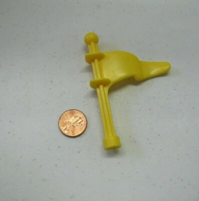 Vintage Lincoln Logs Yellow Plastic Flag Part Hasbro Playskool Replacement - Image 1 of 3