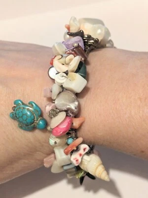 Pulseira pérola Cha Cha 7” conchas coral turquesa tartaruga peixe pendurado faixa elástica - Imagem 1 de 4