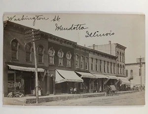 1908 RPPC Mendota IL - Bonito Washington St. Escena con oficina de correos y tiendas - Imagen 1 de 7