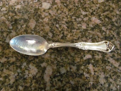 *Cuchara antigua CHICAGO Illinois~WM A. Rogers "SUFFOLK" ¡Hermosa! Foto 1 de 2