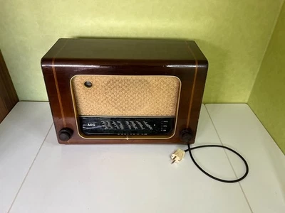 Antik Rundfunkempfänger Radio 1951 52 AEG Super 7-41 WU als Deko - Bild 1 von 4