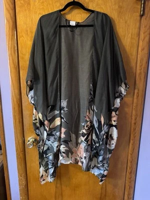 Sonoma Talla Única Se Adapta a la mayoría de los chales patrón floral verde Foto 1 de 3