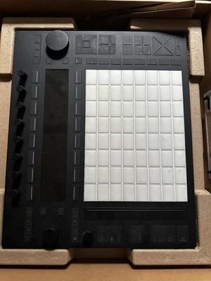Ableton Push 3 independiente (con procesador) incluye caja, estuche, cables y libros Foto 1 de 4