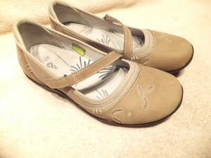 Ahnu Beige Taupe Slip On Casual Comfort Mary Jane Flats Sz.7.5M EU38.5M  - Picture 1 of 8